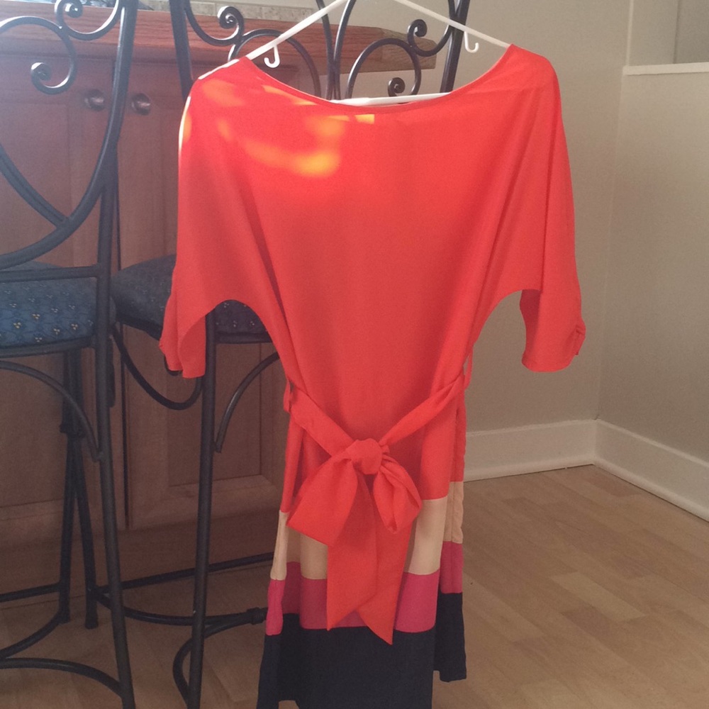 Dress with tie